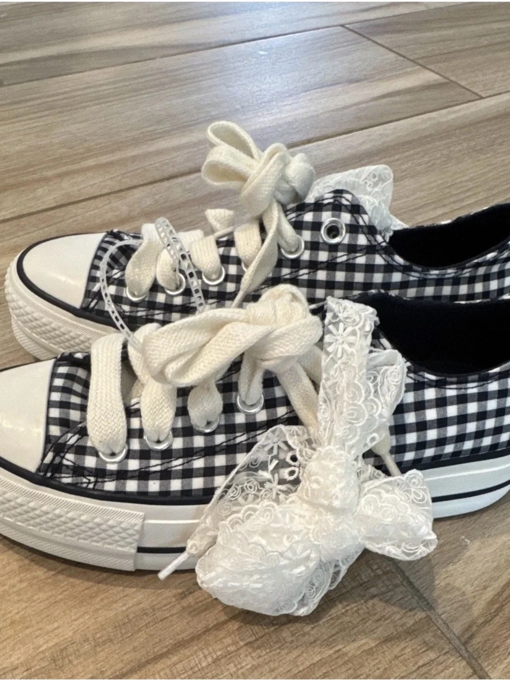Converse Chuck Taylor All Star Lift Platform Low Top Gingham Lace-Up Size 6.5